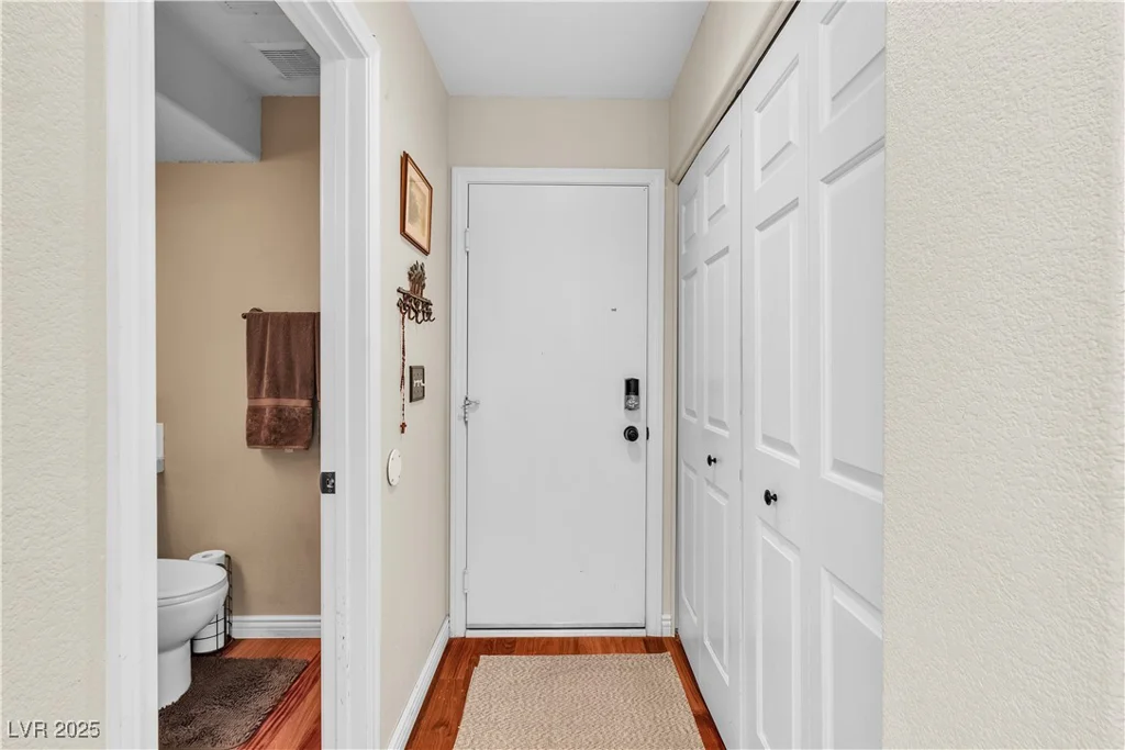 1825 Derbyshire, Las Vegas, NV 89117