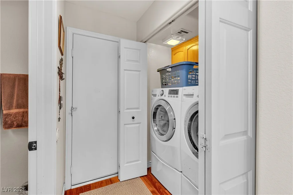 1825 Derbyshire, Las Vegas, NV 89117