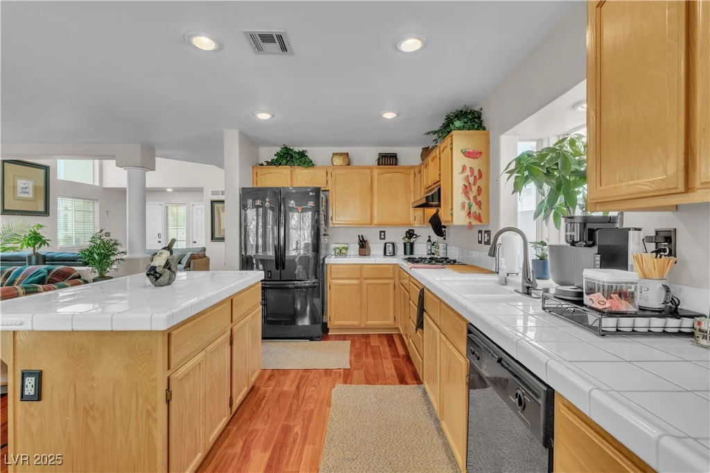1825 Derbyshire, Las Vegas, NV 89117
