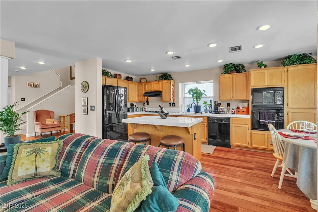 1825 Derbyshire, Las Vegas, NV 89117