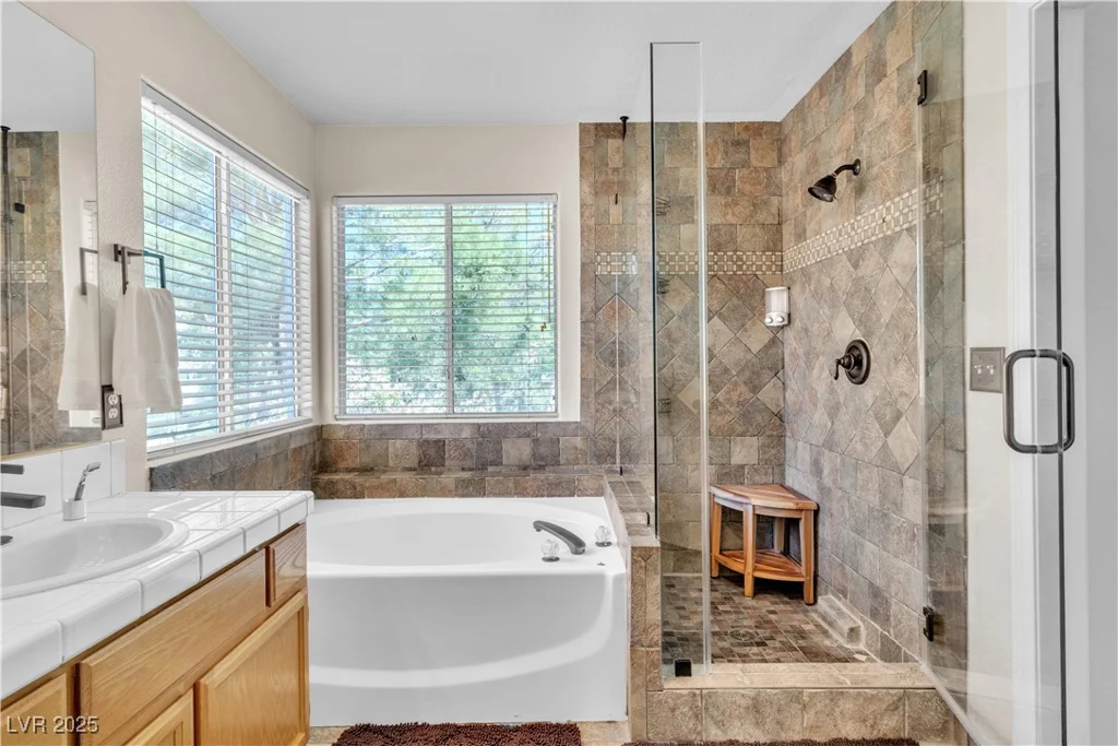 1825 Derbyshire, Las Vegas, NV 89117