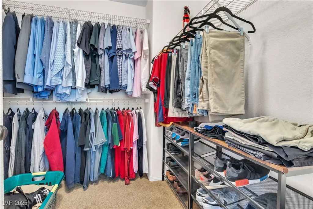 1825 Derbyshire, Las Vegas, NV 89117