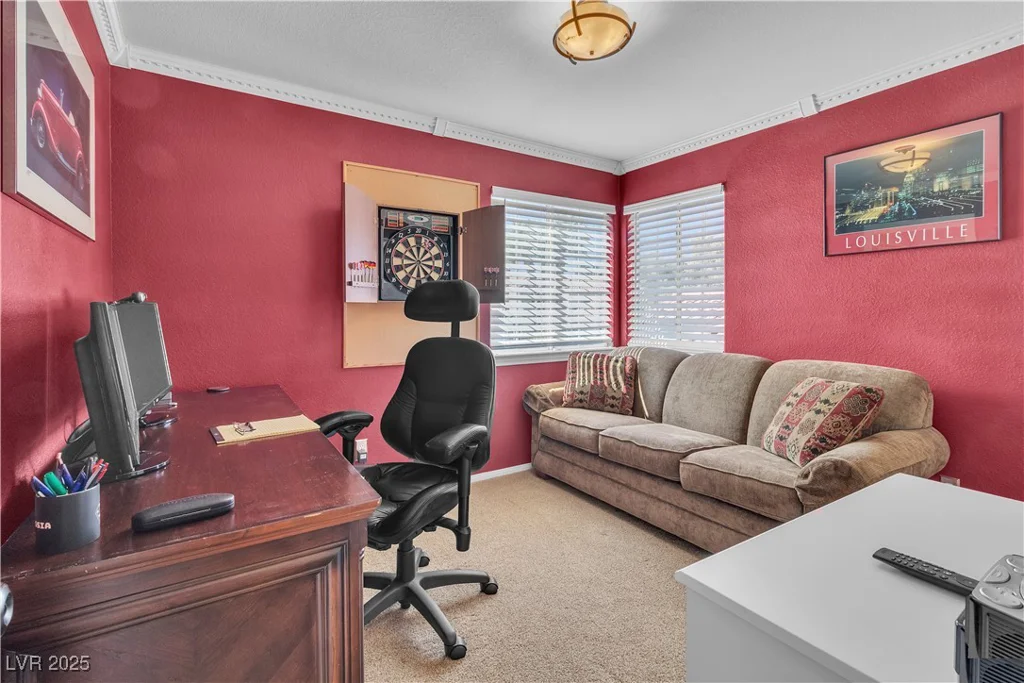 1825 Derbyshire, Las Vegas, NV 89117