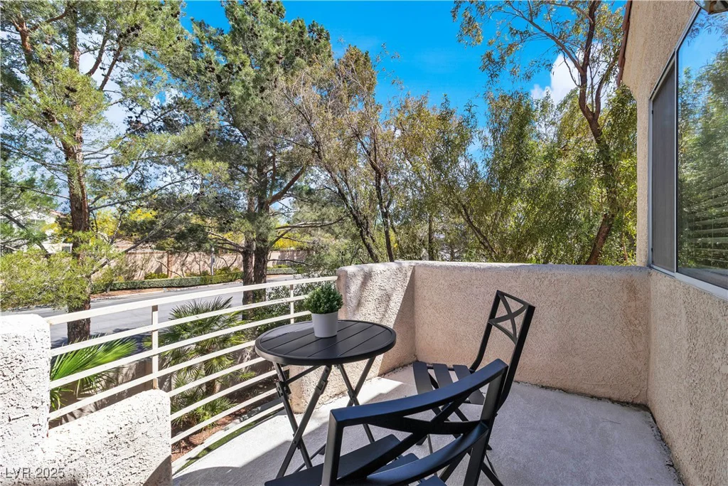 1825 Derbyshire, Las Vegas, NV 89117