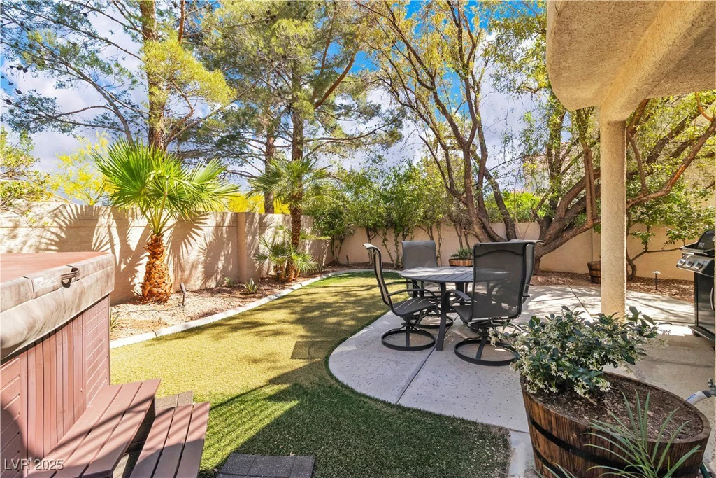 1825 Derbyshire, Las Vegas, NV 89117