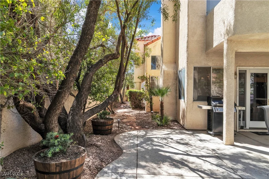 1825 Derbyshire, Las Vegas, NV 89117