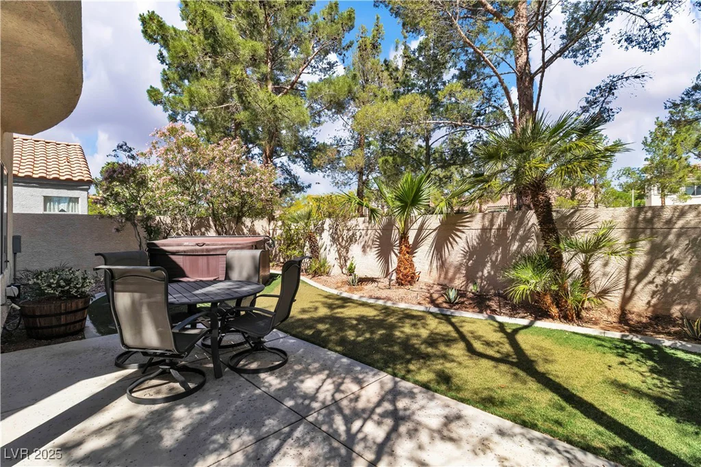 1825 Derbyshire, Las Vegas, NV 89117