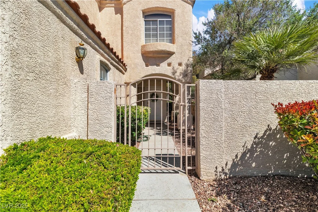 1825 Derbyshire, Las Vegas, NV 89117