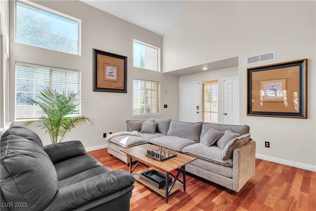 1825 Derbyshire, Las Vegas, NV 89117