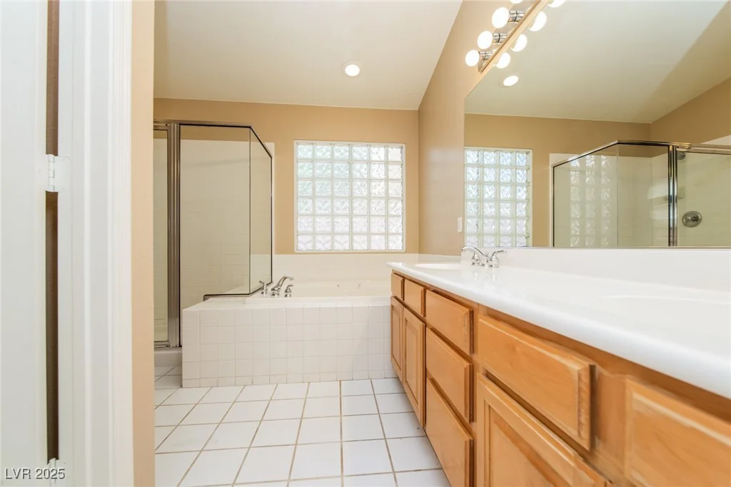 8205 Harrogate, Las Vegas, NV 89129