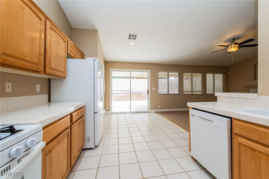 8205 Harrogate, Las Vegas, NV 89129
