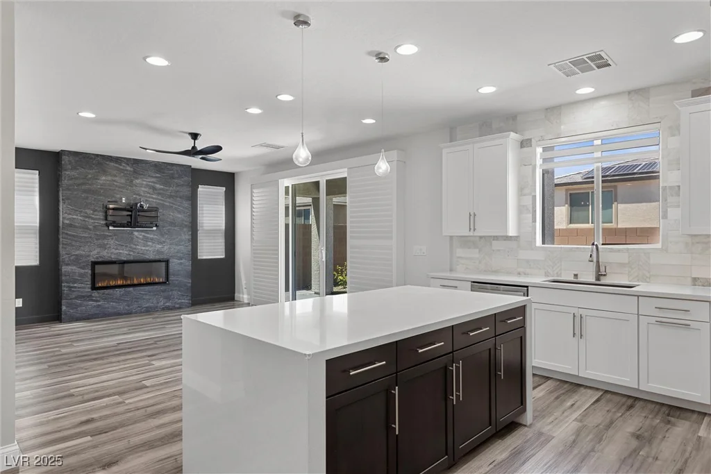 9430 Isla Lee, Las Vegas, NV 89178
