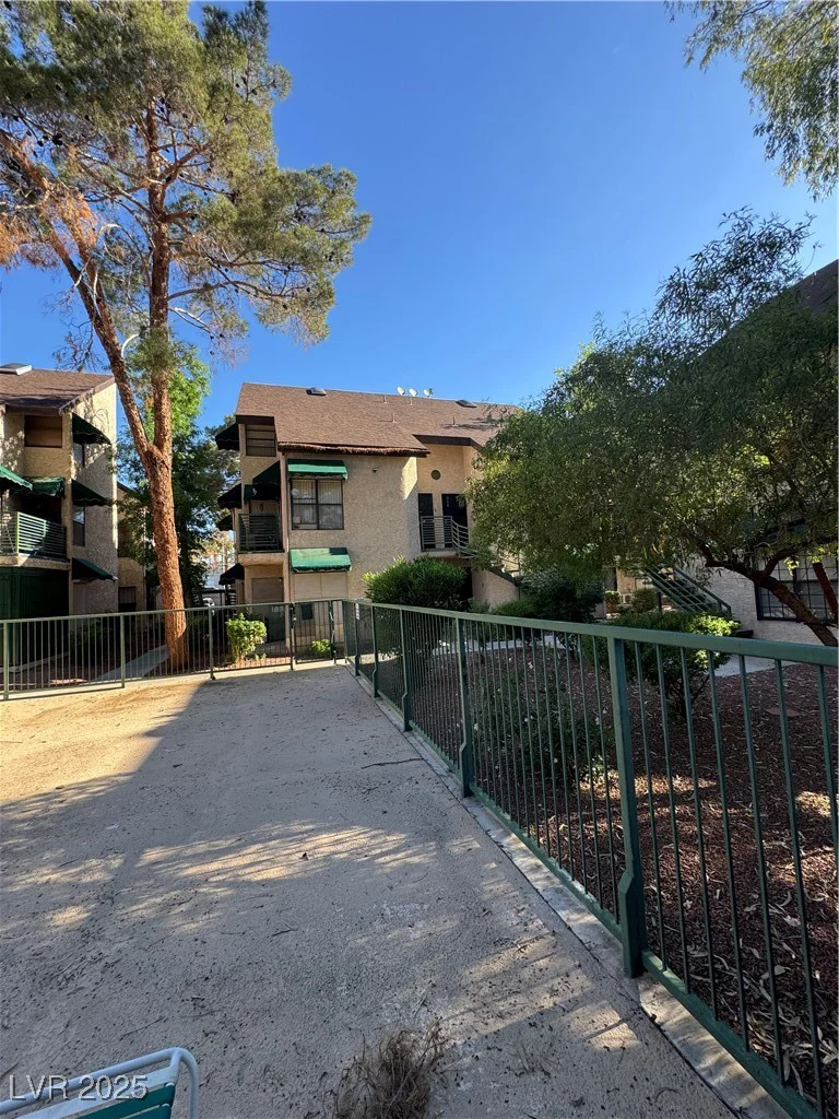 520 Elm, Las Vegas, NV 89169