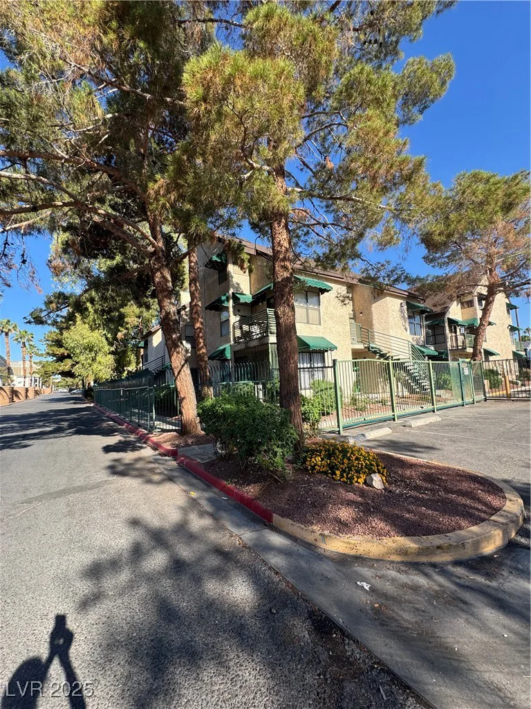 520 Elm, Las Vegas, NV 89169