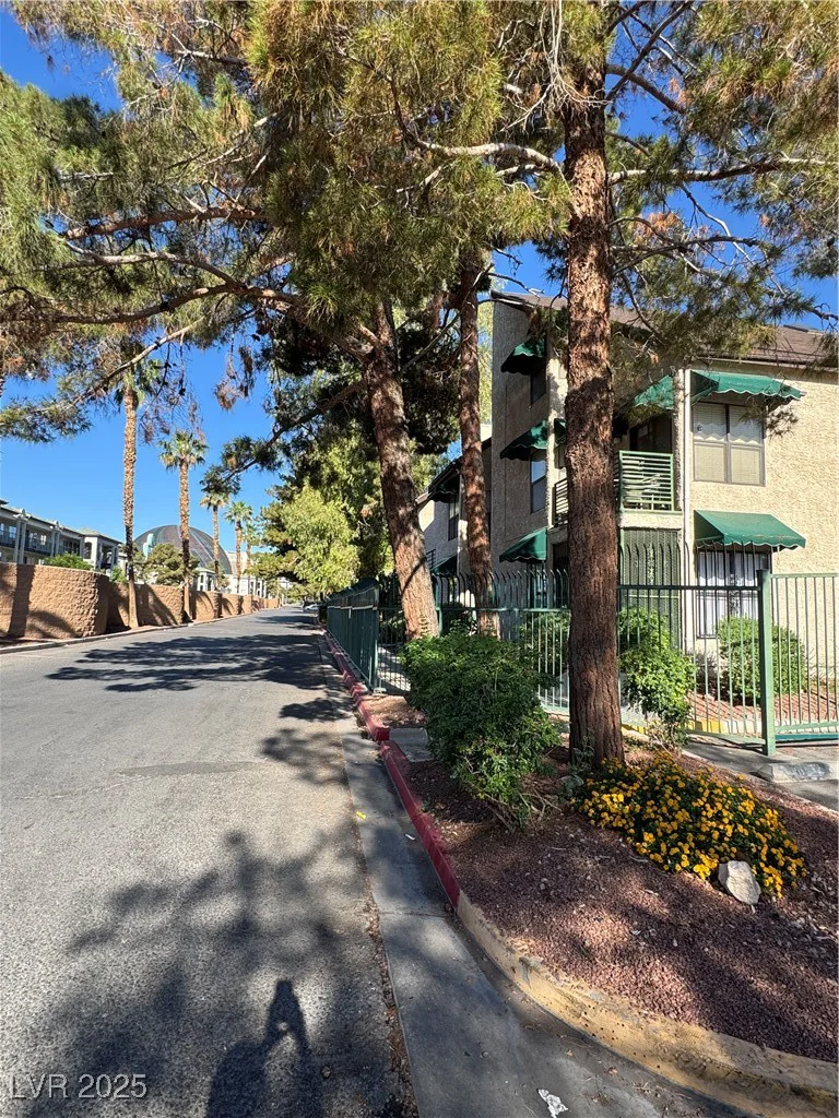 520 Elm, Las Vegas, NV 89169