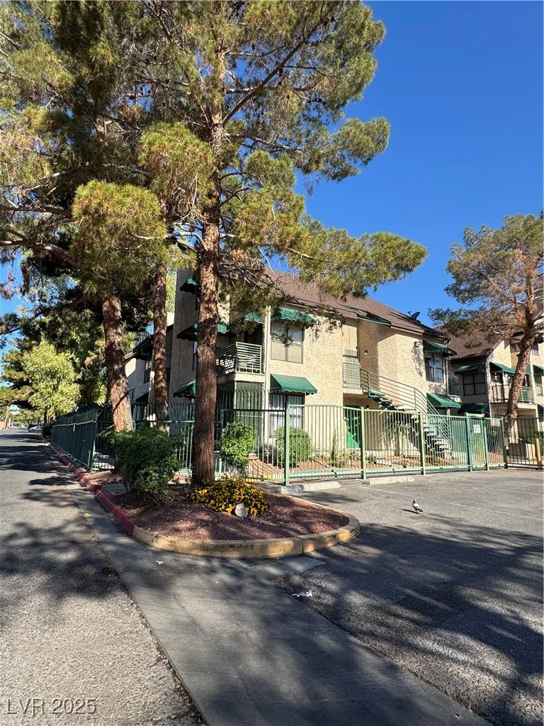 520 Elm, Las Vegas, NV 89169