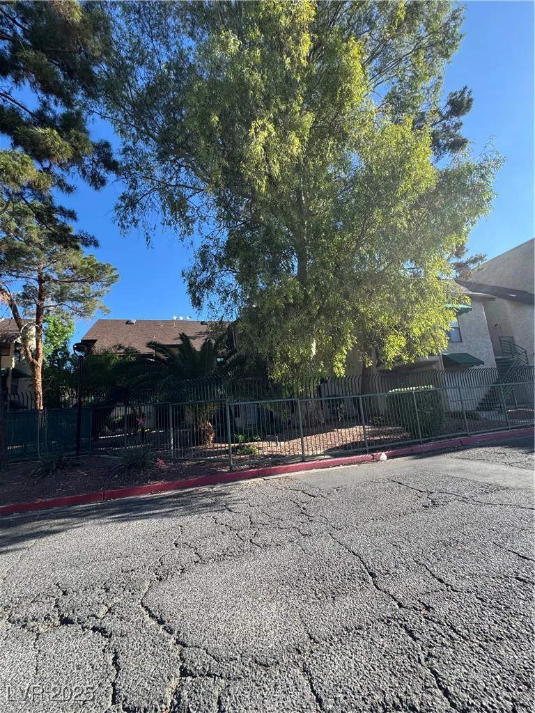 520 Elm, Las Vegas, NV 89169