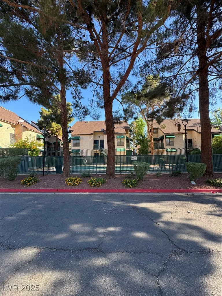 520 Elm, Las Vegas, NV 89169