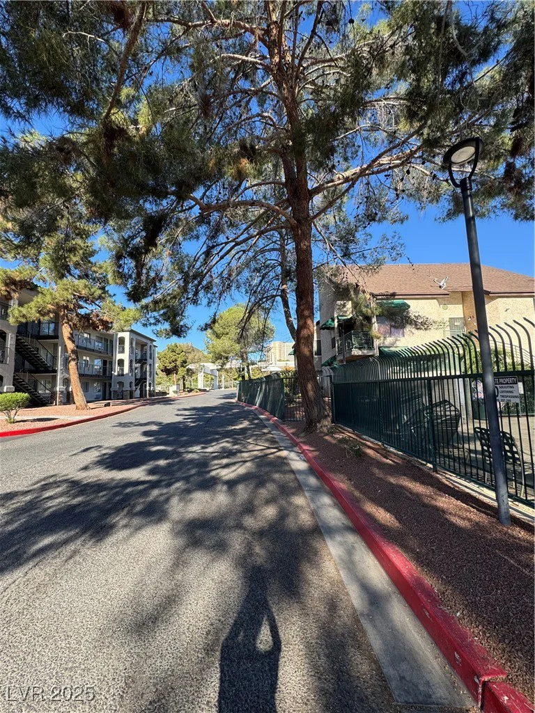 520 Elm, Las Vegas, NV 89169