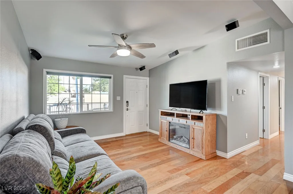 4284 Parkdale, Las Vegas, NV 89121