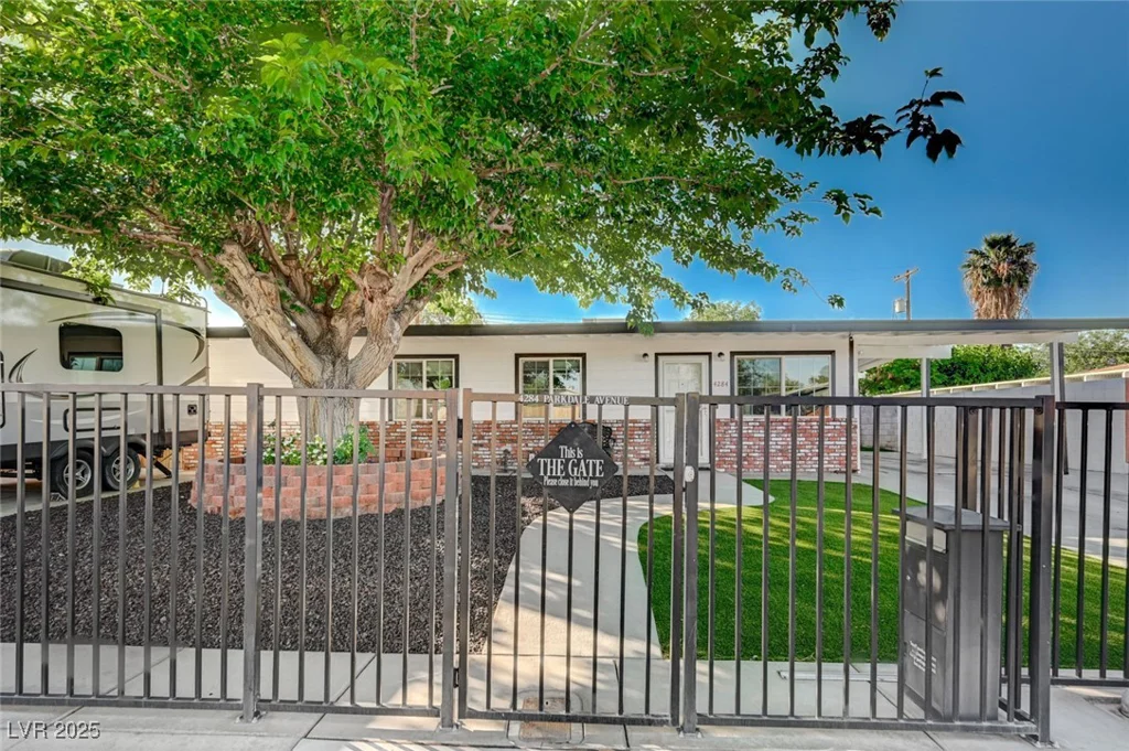 4284 Parkdale, Las Vegas, NV 89121