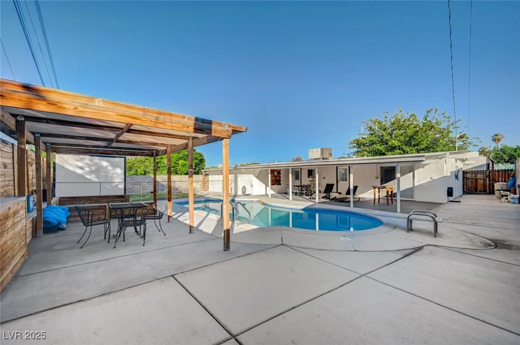 4284 Parkdale, Las Vegas, NV 89121