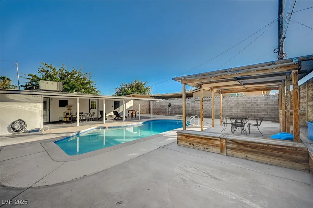 4284 Parkdale, Las Vegas, NV 89121