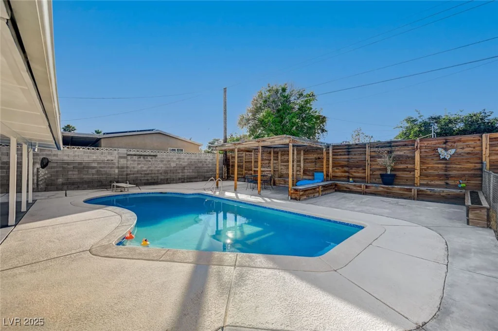 4284 Parkdale, Las Vegas, NV 89121