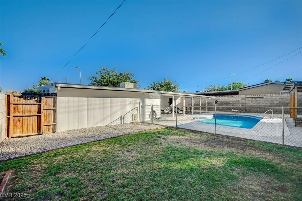 4284 Parkdale, Las Vegas, NV 89121