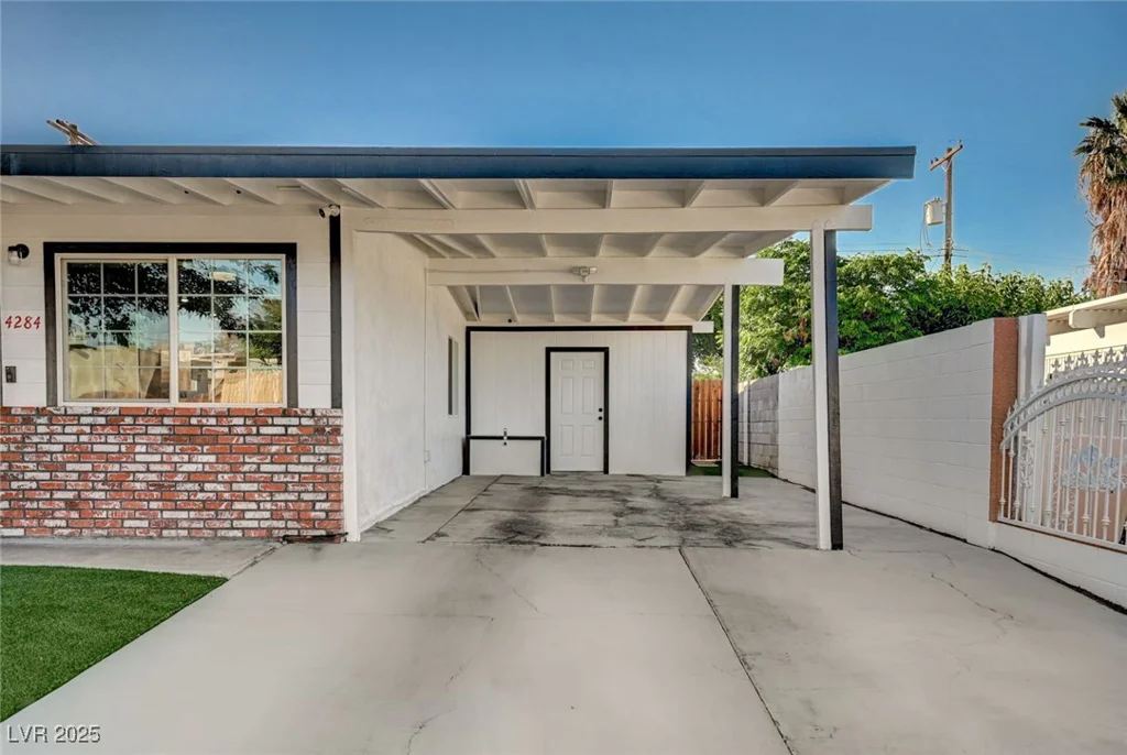 4284 Parkdale, Las Vegas, NV 89121