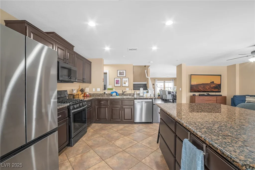 5021 Apache Valley, Las Vegas, NV 89131