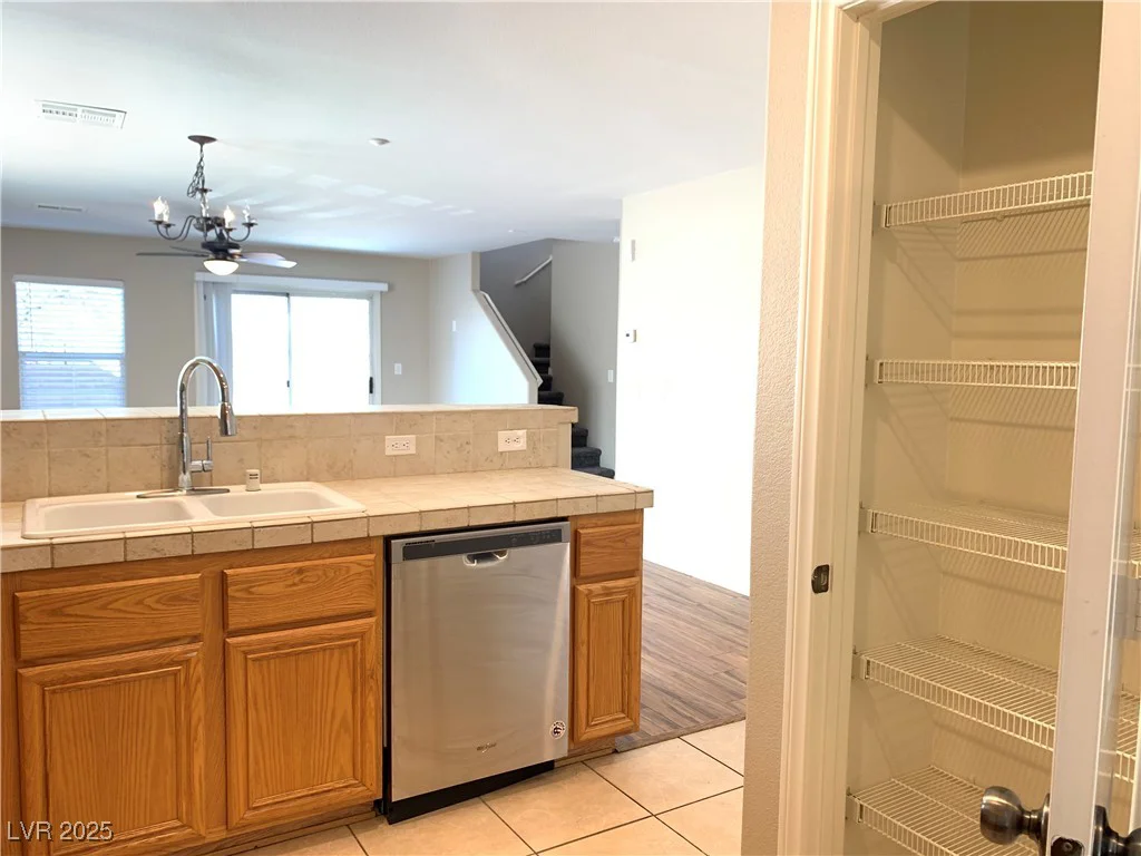 1152 Paradise Desert, Henderson, NV 89002