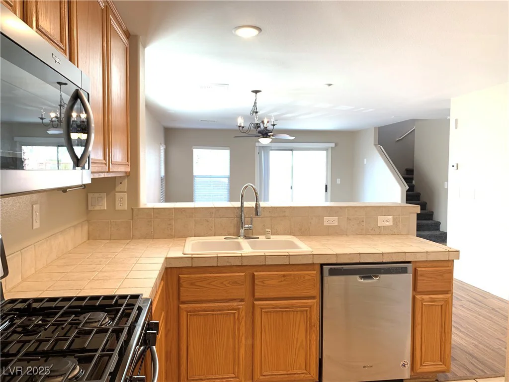 1152 Paradise Desert, Henderson, NV 89002