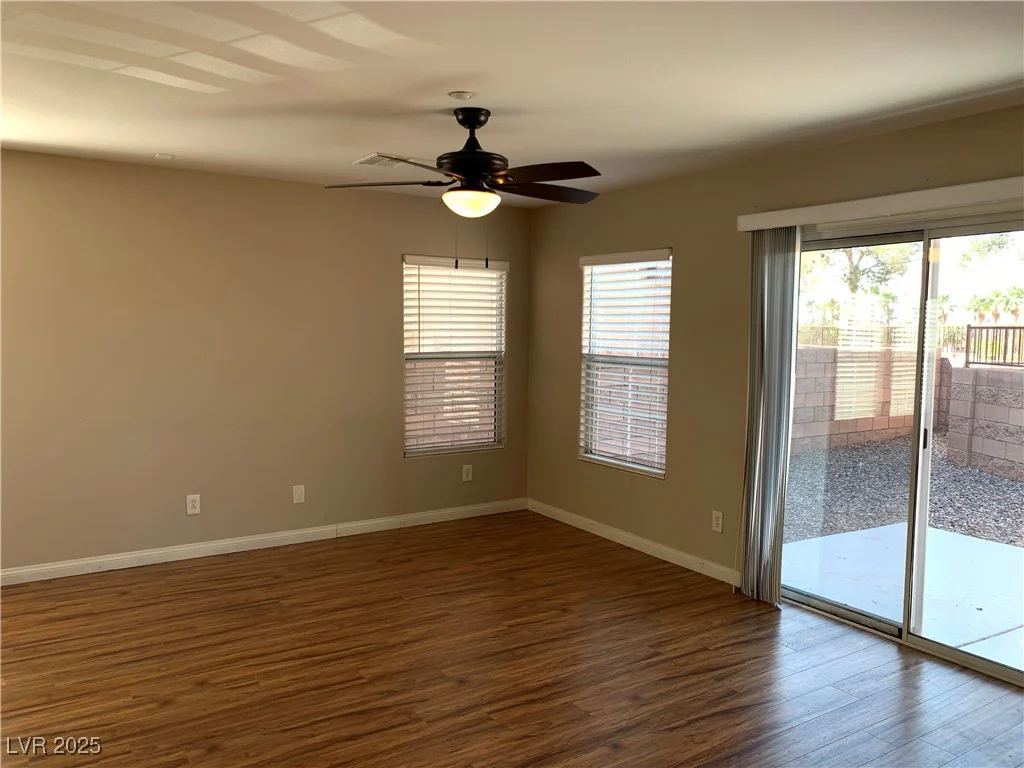 1152 Paradise Desert, Henderson, NV 89002