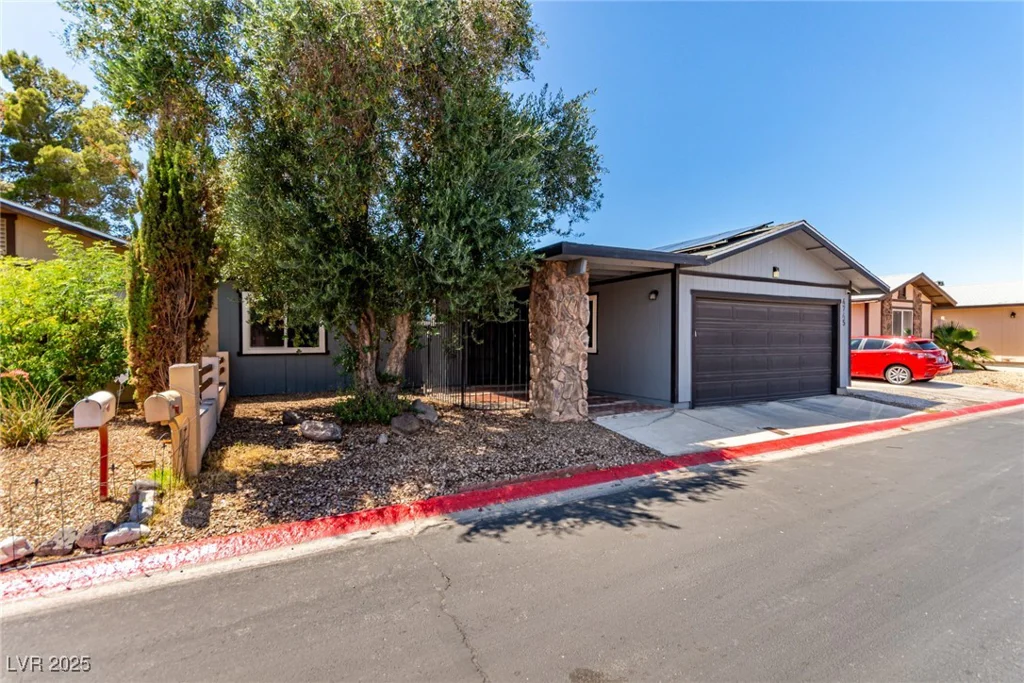 4745 Madrigal, Las Vegas, NV 89122
