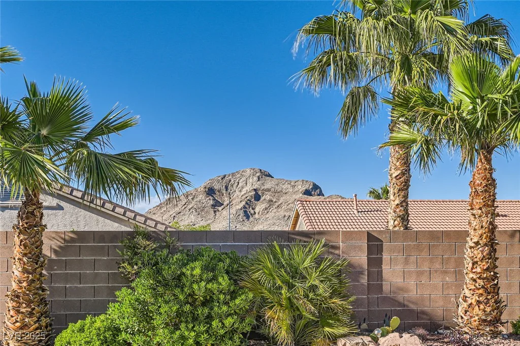 10212 Donald Weese, Las Vegas, NV 89129