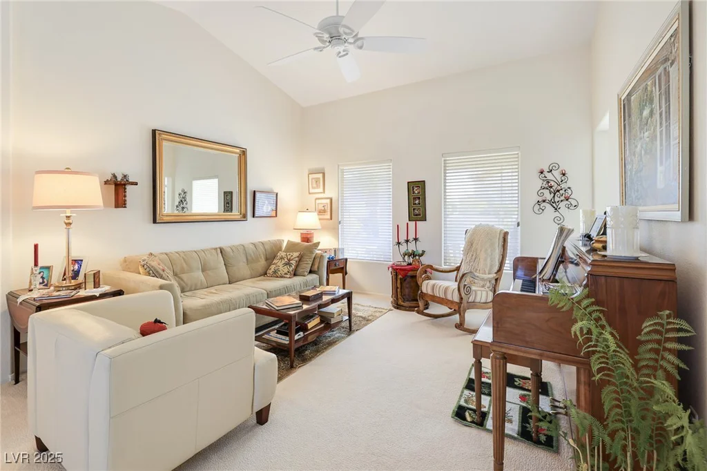 9921 Woodhouse, Las Vegas, NV 89134
