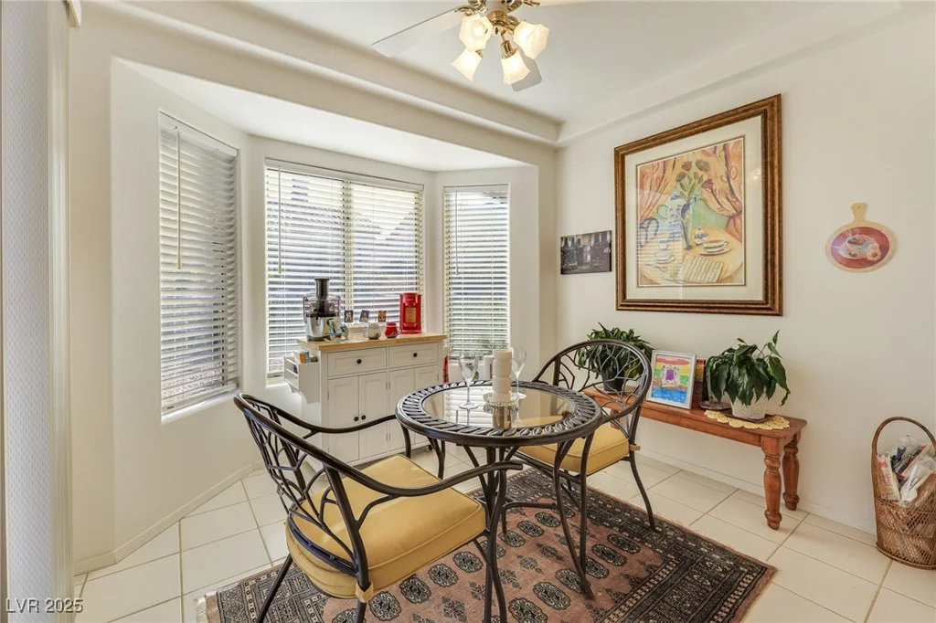 9921 Woodhouse, Las Vegas, NV 89134