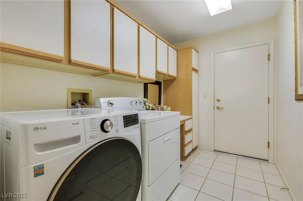 9921 Woodhouse, Las Vegas, NV 89134