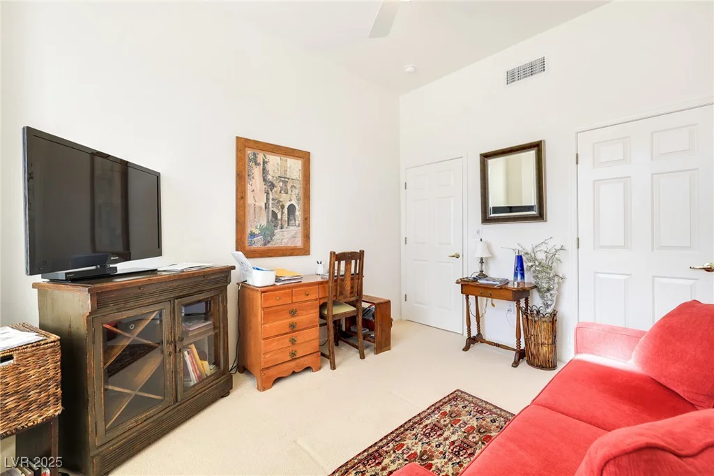 9921 Woodhouse, Las Vegas, NV 89134