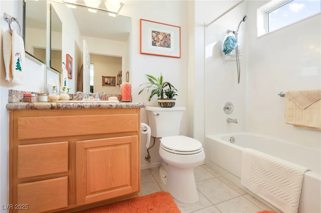 9921 Woodhouse, Las Vegas, NV 89134