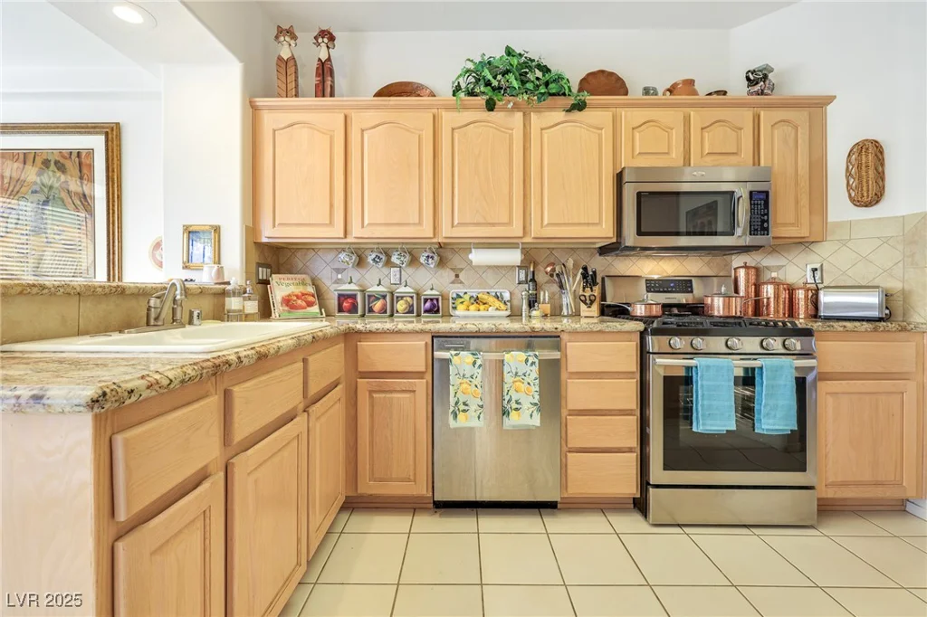 9921 Woodhouse, Las Vegas, NV 89134