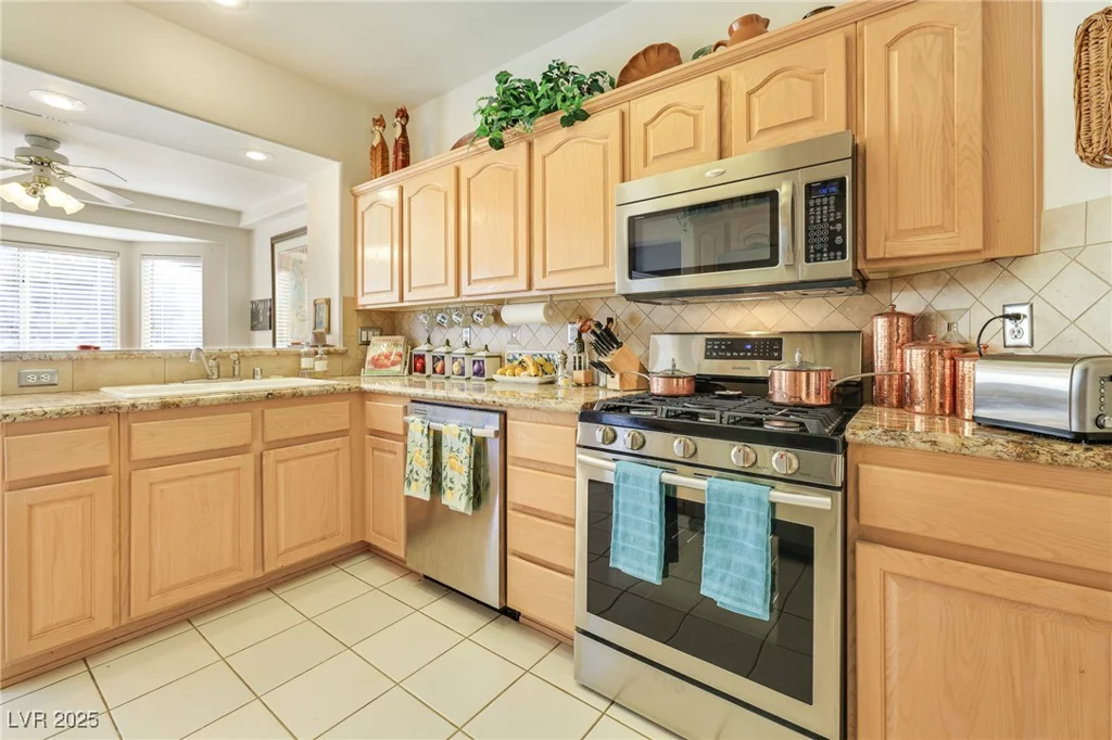 9921 Woodhouse, Las Vegas, NV 89134