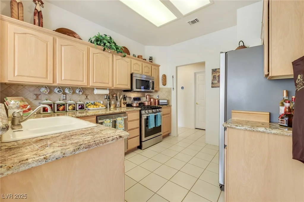 9921 Woodhouse, Las Vegas, NV 89134