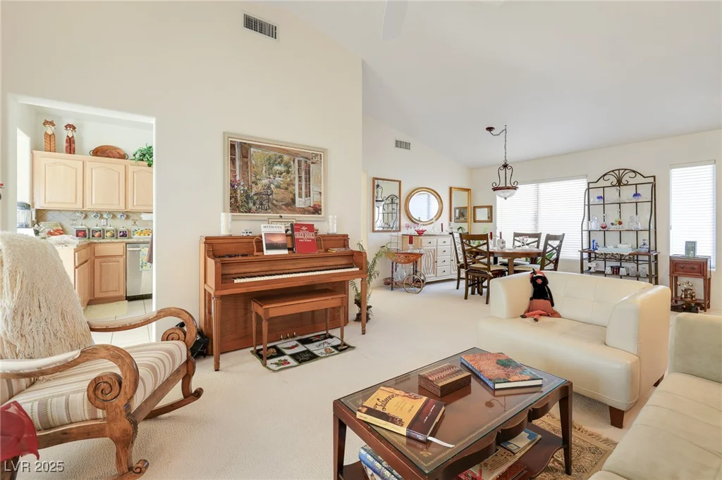 9921 Woodhouse, Las Vegas, NV 89134