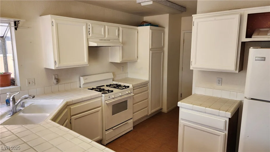 4285 El Como, Las Vegas, NV 89121