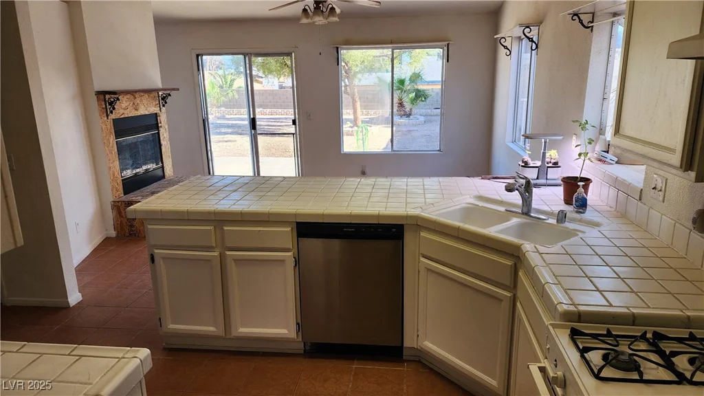 4285 El Como, Las Vegas, NV 89121