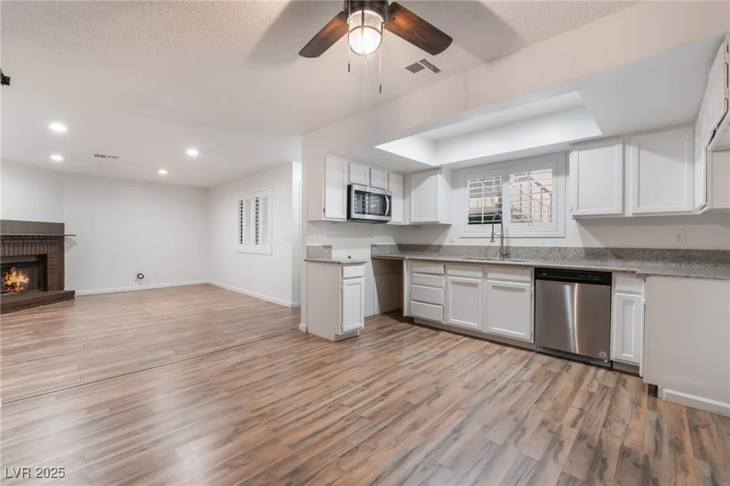 6711 Charleston, Las Vegas, NV 89146