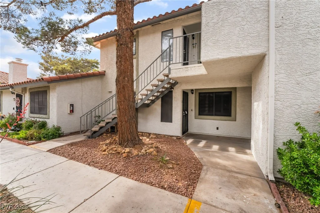 6711 Charleston, Las Vegas, NV 89146