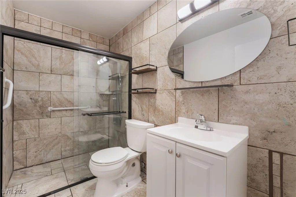 6711 Charleston, Las Vegas, NV 89146